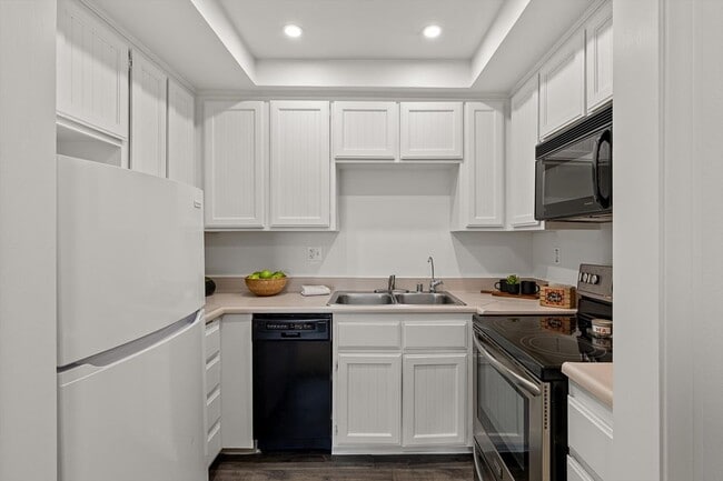 Photo - 1560 Circa Del Lago