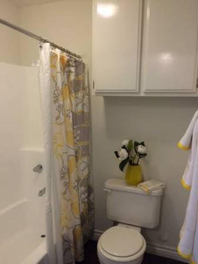 Photo - Ambassador Inn Apartments