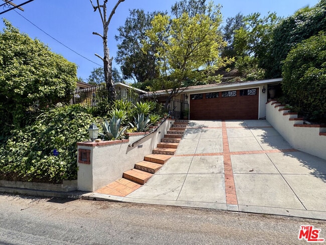 Photo - 7756 Torreyson Dr