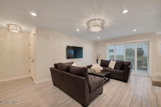 Photo - 4642 Park Granada Park