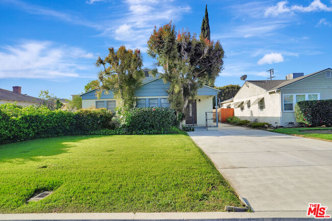 Photo - 12630 Martha St House