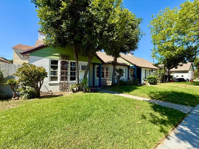 Photo - 1116 E Glenoaks Blvd Townhome