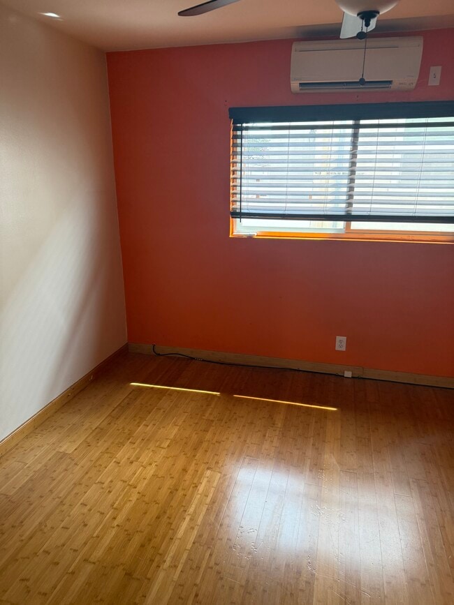 Photo - 1227 E 1st St Unit 2F