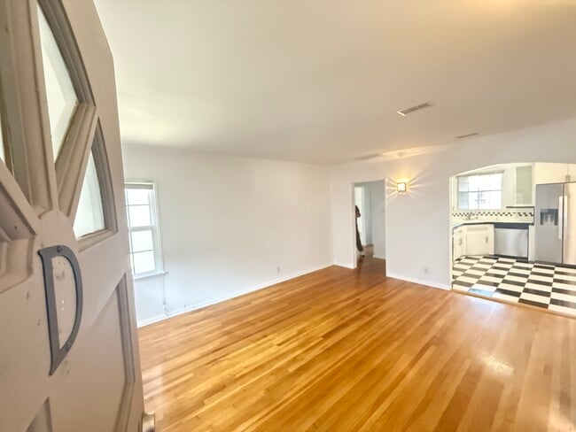 Photo - 4420 Overland Ave Apartments Unit D