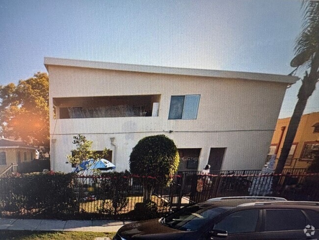 Building Photo - Beautiful newly renovated 1 bedroom apartm... Unit A Rental