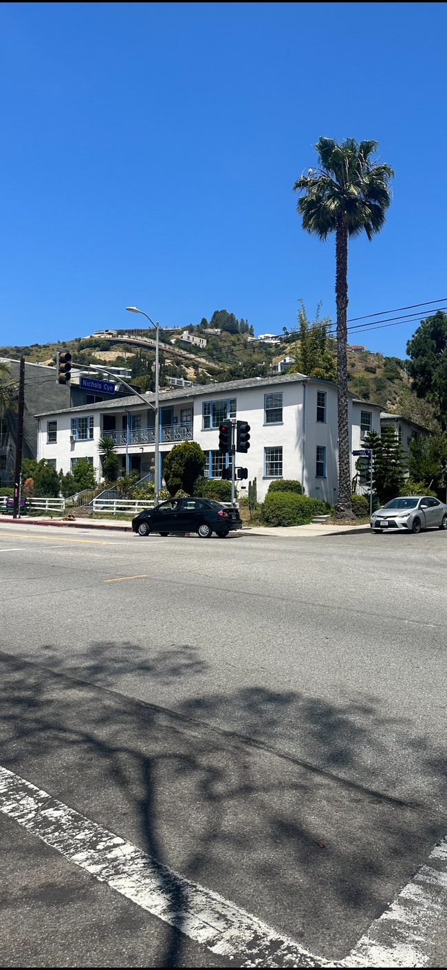 Photo - 1701 Nichols Canyon Rd Unit #1F