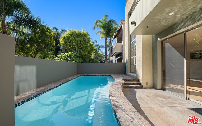 Photo - 143 Union Jack Mall