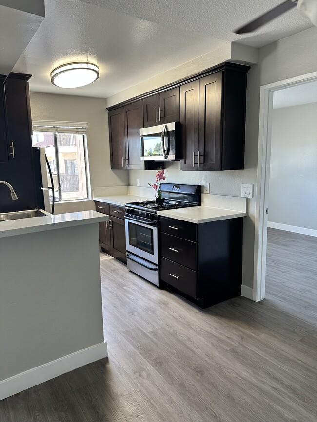 Photo - Chateau W6600 Apartment Homes