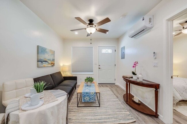 Photo - 1902 E Chevy Chase Dr