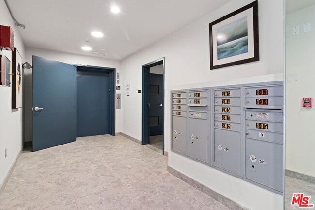 Photo - 132 Rosemont Ave Unit 301