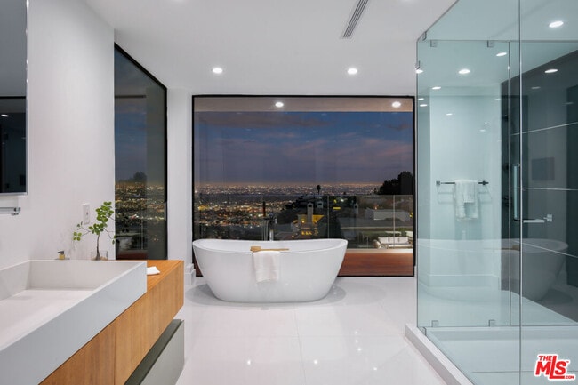 Photo - 2110 Hercules Dr