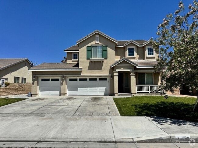 Building Photo - Gorgeous Westside 5 + 3 With Solar - $3700 Rental