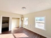 Photo - 1614 N Kenmore Ave