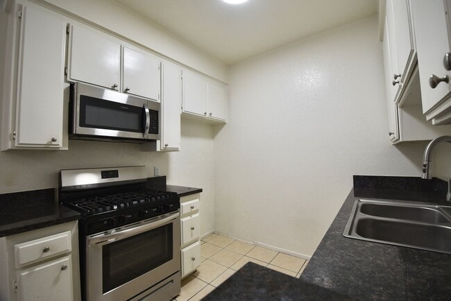 Photo - 11107 La Maida St Unit 103