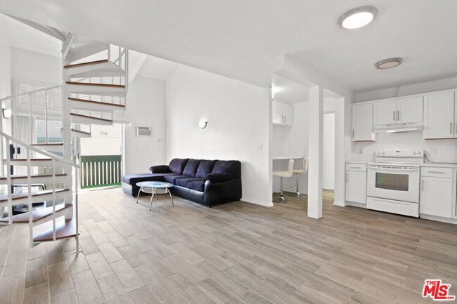 Photo - 550 W Regent St Unit 345