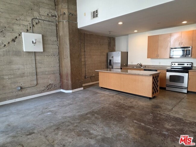 Photo - 711 S Olive St Unit 313