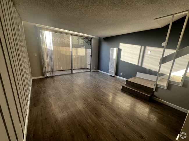 Building Photo - 4034 Emerald St Rental