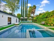 Photo - Luxe 5+4.5 w/detached studio, downstairs e... House