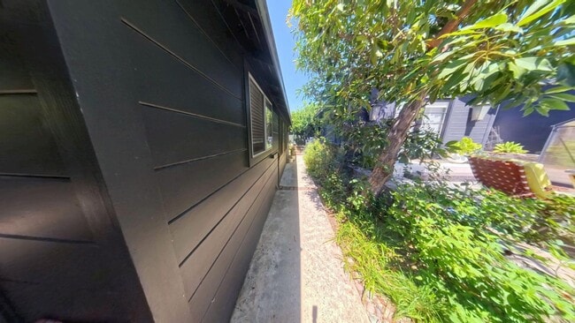 Photo - 630 Beverly Dr Unit Studio