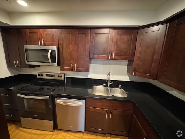 Building Photo - 11035 Kittridge St Unit 151 Rental