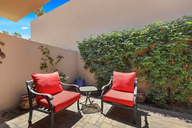 Photo - 76570 Hollyhock Dr