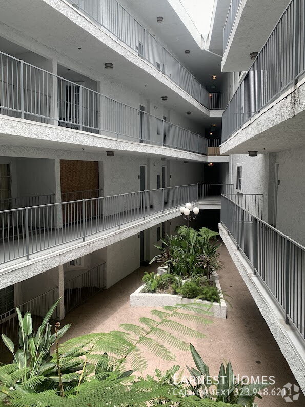 Building Photo - 4401 Sepulveda Blvd Unit 207 Rental