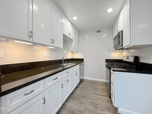 Photo - 605 N Los Robles Ave Unit 4