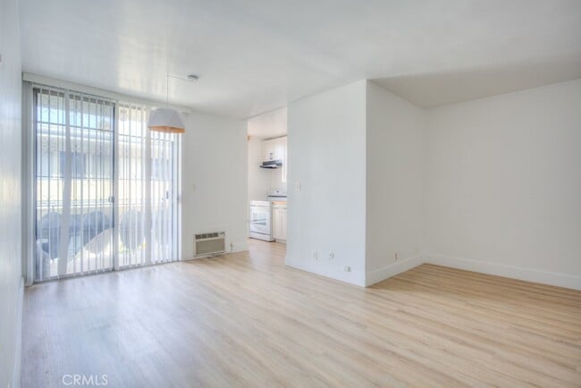 Building Photo - 4255 5th St Unit 204-204 Rental