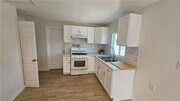 Photo - 265 E M St