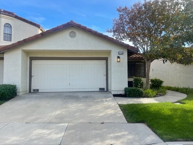 Cozy Comfort in a Gated Community - Cozy Comfort in a Gated Community House