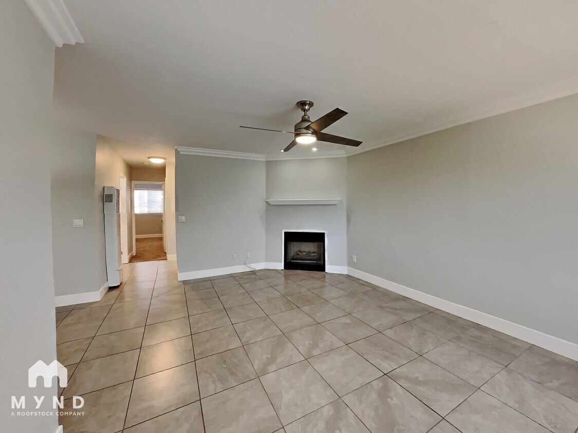 3D Tour - 4775 Seminole Dr Unit 108