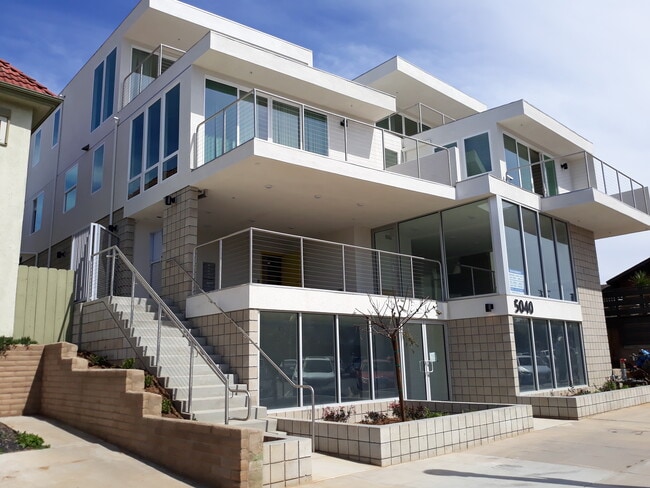 Photo - 5040 Santa Monica Ave Unit 4