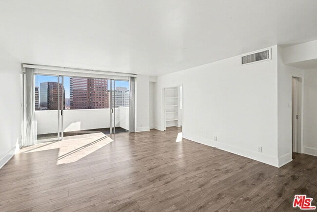 Building Photo - 969 Hilgard Ave