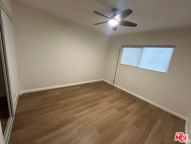 Building Photo - 10924 S Osage Ave Rental