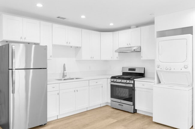 Photo - 308 N Catalina Ave Unit 4