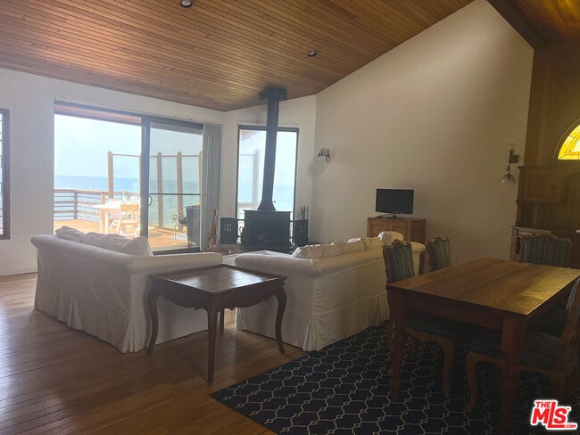 Photo - 24508 Malibu Rd