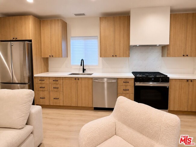 Photo - 2707 Benedict St Unit 3/4