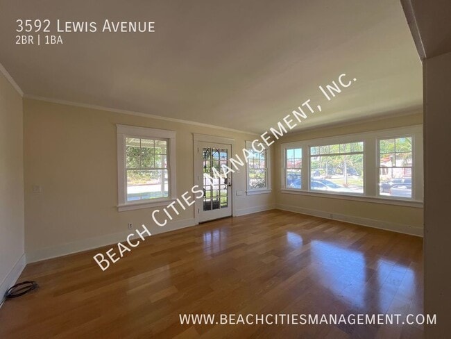 Photo - 3592 Lewis Ave