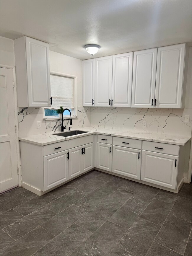 Photo - 44742 Gadsden Ave