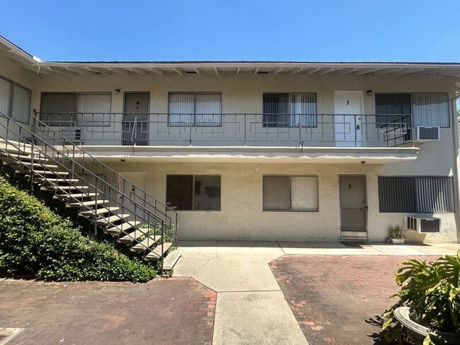 Photo - 325 N Glendora Ave