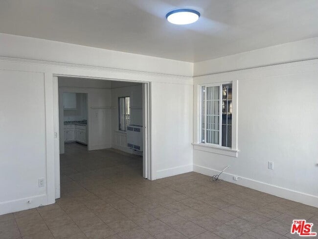 Photo - 708 W Vernon Ave