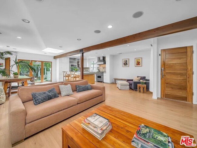 Building Photo - 7844 Stewart Ave