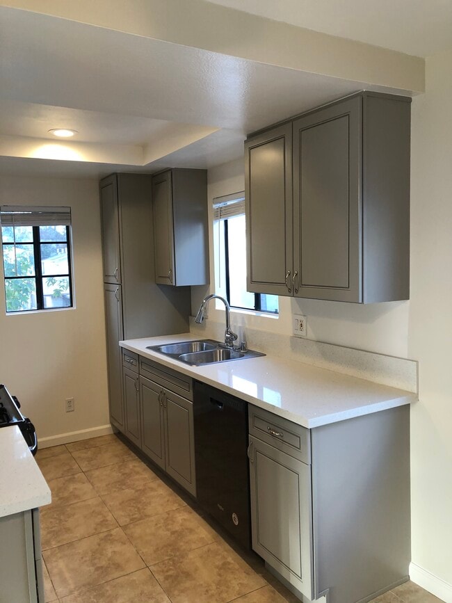 Photo - 500 S 3rd St Unit #B