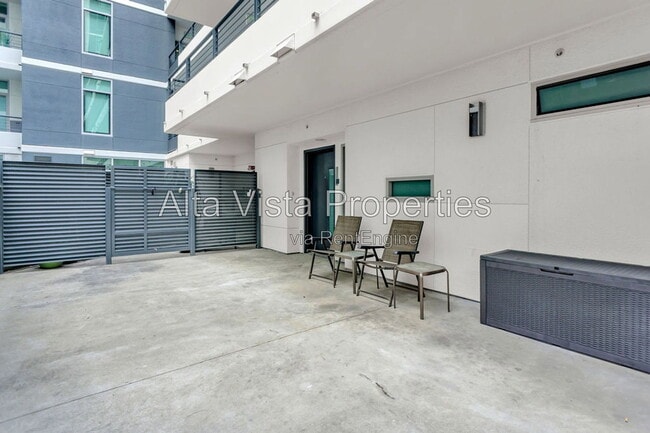 Photo - 425 W Beech St Unit 210