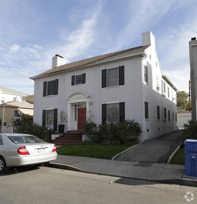 Building Photo - 112 N Edgemont St