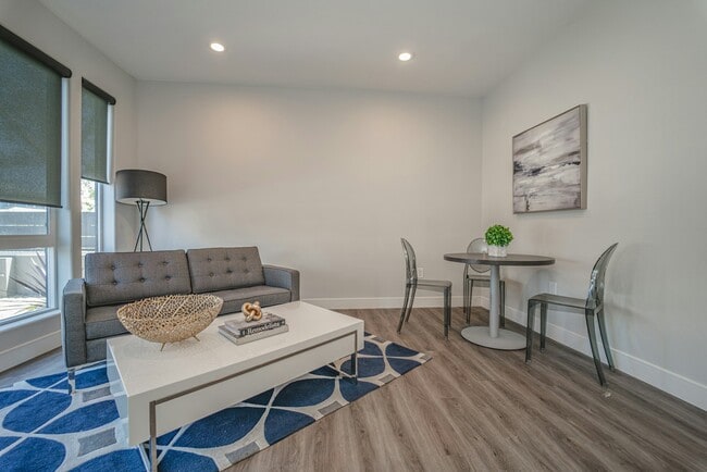 Photo - 4532 St Charles Pl