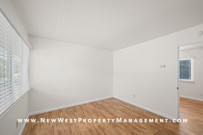 Photo - 547 22nd St Unit 1
