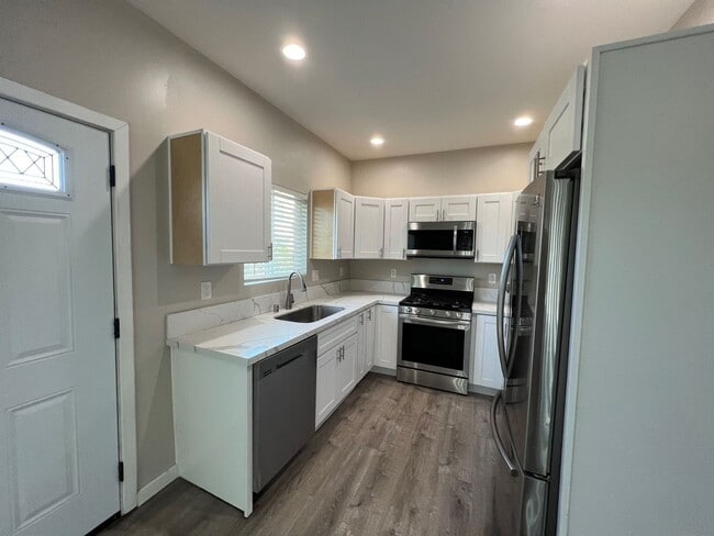 Photo - 4BD/2BA on Montezuma, Nice Patio!