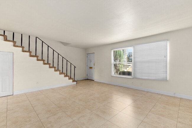 Photo - 101 E Cypress Ave