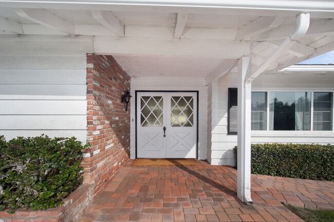 Photo - STUNNING & RARE LA JOLLA 3BD/2.5BA HOME WITH POOL! $8,995/mo